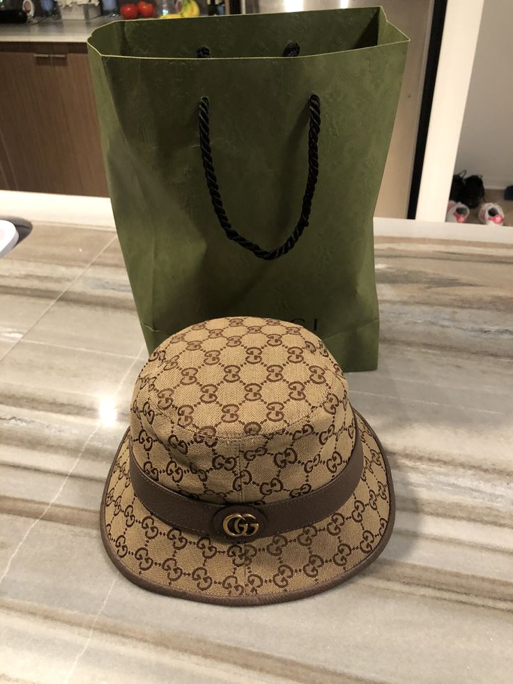 Gucci Hats For Men, Gucci Hats, Face Cap, Men's Cap, Luxury Hats, Gucci Hat, Guccio Gucci, Cool Outfits For Men, Bucket Hats