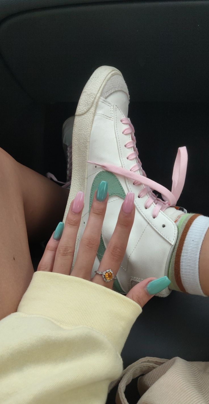 Matching Blazers Nike, Pink And Green Nike Blazers, Blazers Shoes Aesthetic, Custom Blazer Nike, Green Nike Blazer Outfit, Pink Nike Blazers Outfit Ideas, Green Blazers Nike, Pink Nike Blazer Outfit, Nike Blazers Aesthetic