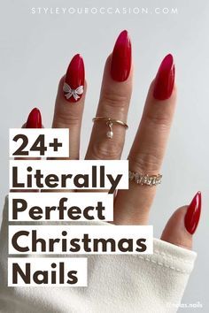 Nails Holidays 2023, Christmas Green Acrylic Nails, Red And White Nails For Christmas, Classy Winter Nails 2023, Classy Christmas Nails 2023, Chic Red Nails, Holiday Nails Red And White, Simple Christmas Nails Chrome, Nail Design Holiday