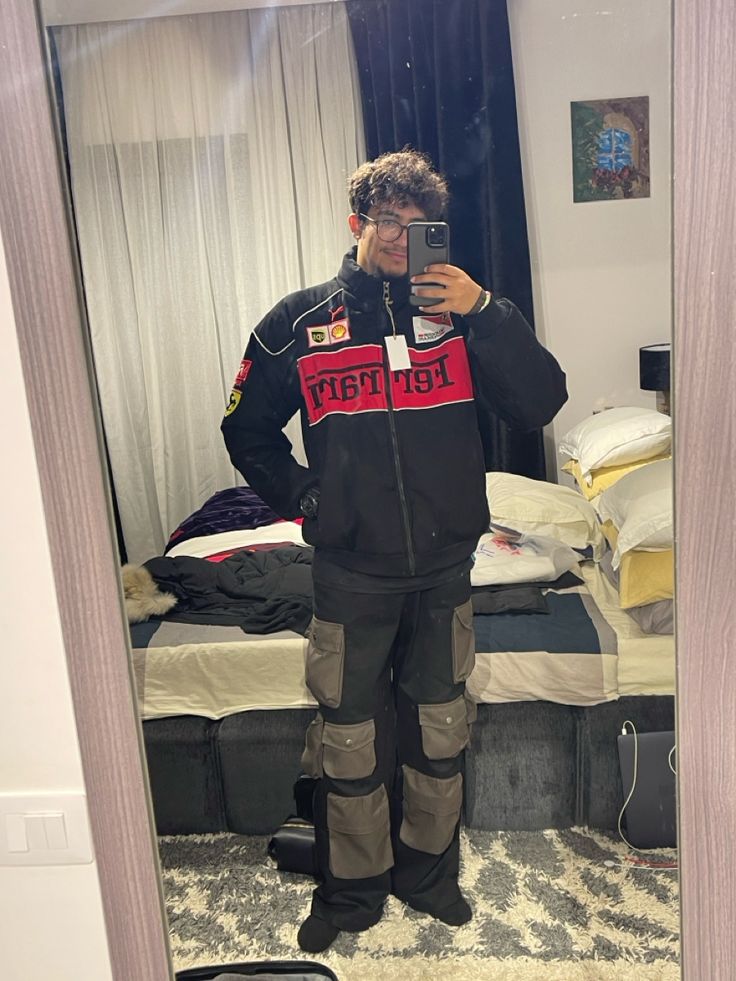 Ferrari Jacket Outfit Man, Ferrari Jacket Outfit, Ferrari Racing Jacket, Cargos Black, Black Jacket Outfit, Black Cargos, Ferrari Vintage, Ferrari Jacket, Racing Jackets