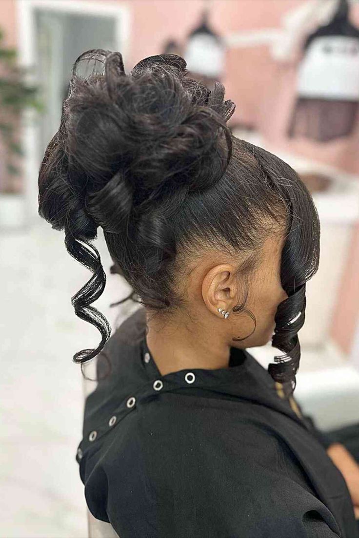 High Messy Updo Bun with Front Curls for Black Women High Hairstyles Bun, Elegant Buns For Black Women, Prom Bun Black Women, Frizzy Hair Hairstyles Black Women, Wedding Hair Unique, High Bun With Curls Hanging Down, Formal Updo Black Women, Messy Bun Updo Black Women, Black Brides Hairstyles With Crown