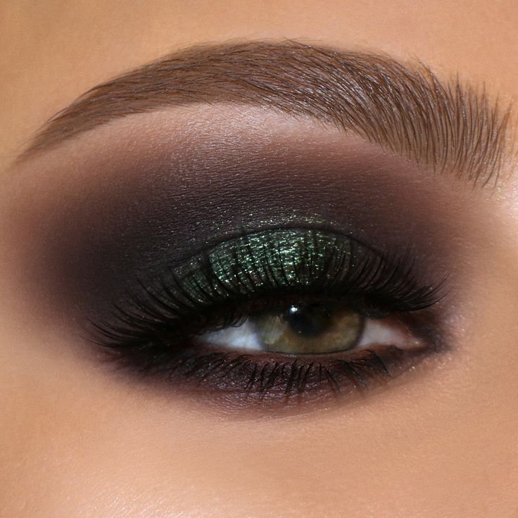 Machiaj Smokey Eyes, Green Smokey Eye, Green Makeup, Makijaż Smokey Eye, Green Eyeshadow, Makeup Eye Looks, Kesha, Pat Mcgrath, Eye Makeup Tips