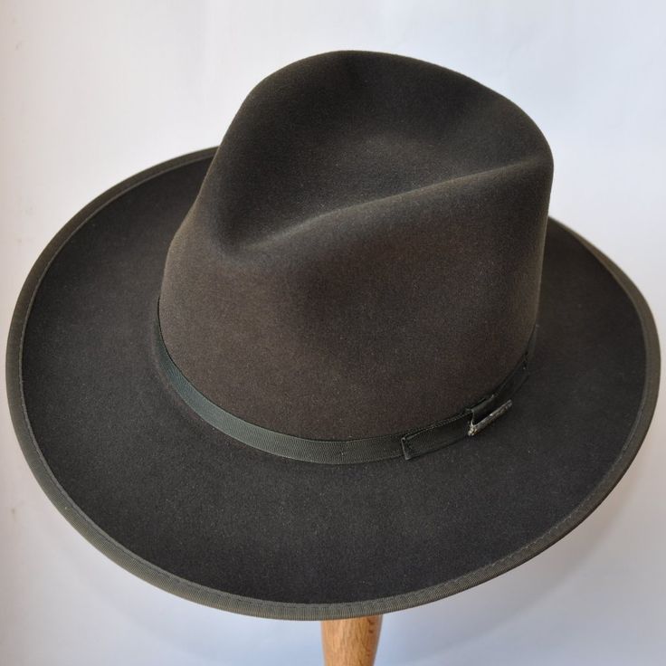 Stetson Style In The Medalist Collection, The Sugar Foot Is An Outdoor Hat Featuring A Mix Of High-Grade Merino Wool With A Hint Of Fur Felt To Provide Structural Integrity. Featuring A Pinched Crown, Bound Edge And Matching Ribbon Band. Proudly Made In Texas. Sage Is A Dark Green Color. Texas Sage, Outdoor Hat, Dark Green Color, Large Hats, Outdoor Hats, High Grade, Green Color, Green Colors, Merino Wool