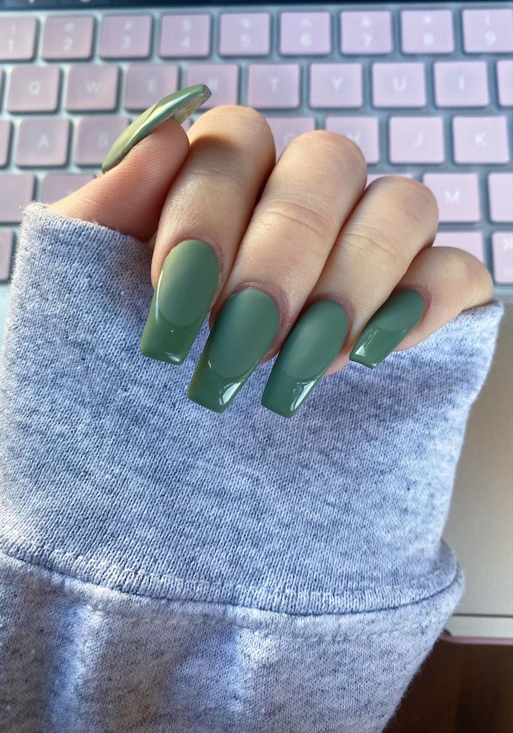 Matte With Glossy Tip Nails, Green Matte French Nails, Matt Nail With Glossy Tip, Matte And Glossy Nails French Tip, Matte Nail With Glossy Design, Matte Nails With French Tips, Sage Green Matte Nails Design, French Nails Matte And Glossy, Matte Green Nails With Glossy Tips