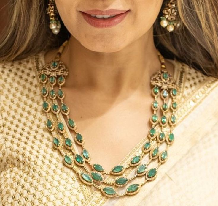 Traditional Emerald Necklace With Intricate Design, Traditional Green Emerald Necklace With Diamonds, Traditional Luxury Diamond Emerald Necklace, Traditional Hand-set Diamond Emerald Necklace, Traditional Luxury Hand-set Emerald Necklace, Royal Necklace, Emerald Jewellery, Dress Sewing Tutorials, Stone Jewellery