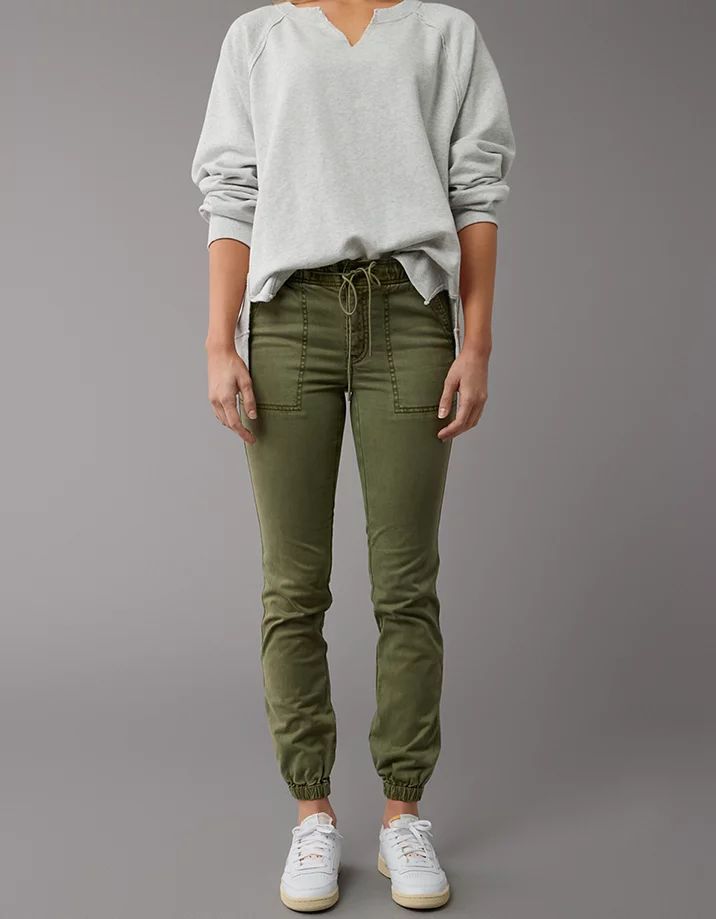 AE Next Level High-Waisted Jegging Jogger Green Joggers Outfit, Joggers Outfit Women, American Eagle Aerie, Jogger Pants Outfit, Khaki Joggers, Joggers Outfit, Jean Trends, Do Better, Women Denim Jeans