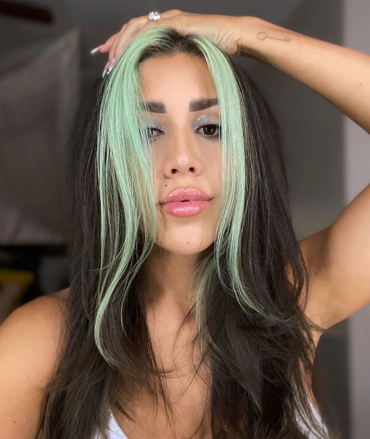 10.1k Likes, 144 Comments - LINH PHAN (@bescene) on Instagram: “Keeping the wifey M I N T Y - F R E S H 💍 @maggiemh .” Mint Green Hair Dye, Gemini Hair, Peekaboo Hair Colors, Mint Green Hair, Green Hair Dye, Peekaboo Hair, New Hair Trends, Mint Hair, Money Piece