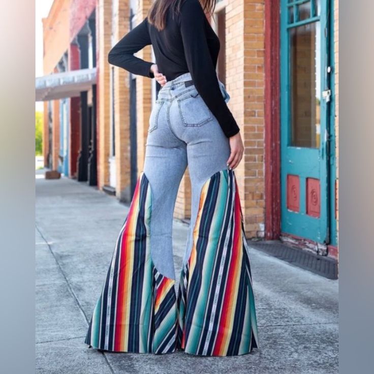 Stonewash Denim Jeans With Serape And Front Belt. Can Be Paired With Any Of Your Favorite Tops. Western Boutique Clothing, Bell Bottom Outfits, 50 Dresses, Printed Bell Bottoms, Chic Prom Dresses, Spring Outfits Dresses, Boho Jeans, Cute Country Outfits, 70s Outfits