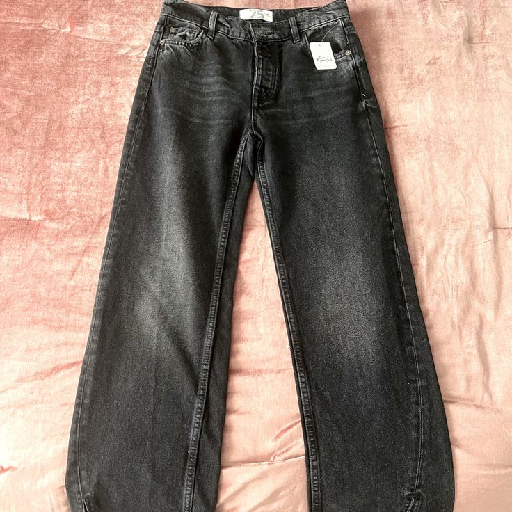 Brand New With Tags!!! Free People/ We The Free, Black Jeans Size 25. Black Denim Jeans For Everyday, Everyday Black Denim Jeans, Black Jeans With Frayed Hem For Everyday, Black Cropped Leg Jeans For Spring, Black Bottoms With Frayed Hem For Everyday, Everyday Black Bottoms With Frayed Hem, Black Cropped Denim Jeans, Chic Black Relaxed Fit Jeans, Black Jeans With Frayed Hem For Spring