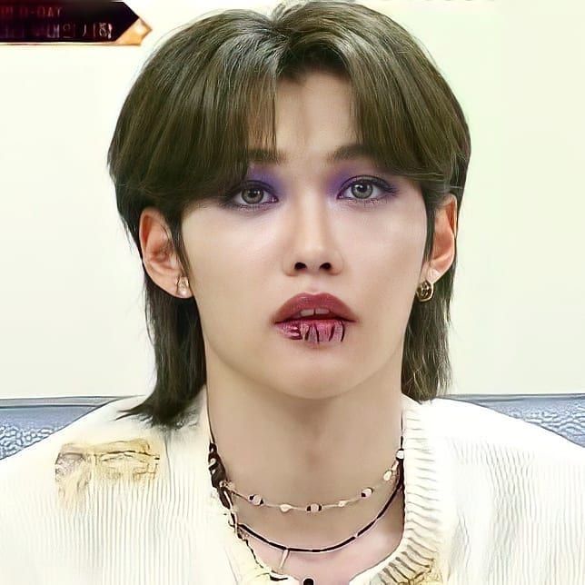 Felix No Makeup, Eyebrow Scar, Makeup Icons, Star Makeup, Kids Makeup, No Makeup, Without Makeup, Felix Stray Kids, Pretty Eyes