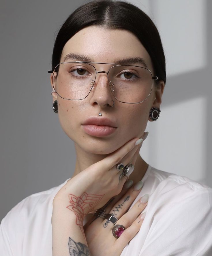 Clear Oversized Glasses, Glasses Frames For Women Diamond Face, Aviator Prescription Glasses Women, Oversize Glasses Frames Woman, Oversized Prescription Glasses, Aviator Reading Glasses For Women, Aviator Glasses Aesthetic, Aviator Eyeglasses Women, Reading Glasses Aesthetic