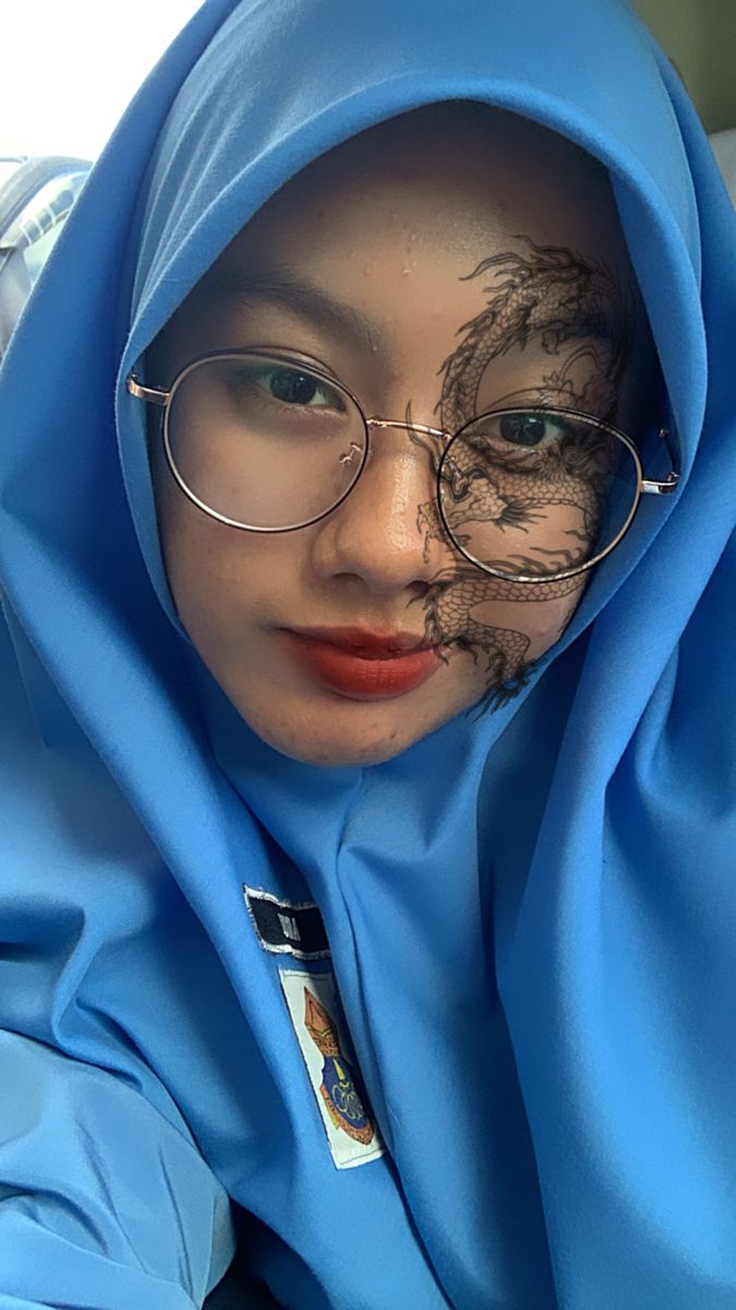 Modal Lancap, Awek Sekolah, Malay Girl, Spek Mata, Foto Cewek Hijab Aesthetic, Awek Tudung, Rock Poster Art, Hijab Aesthetic, Muslim Women Hijab