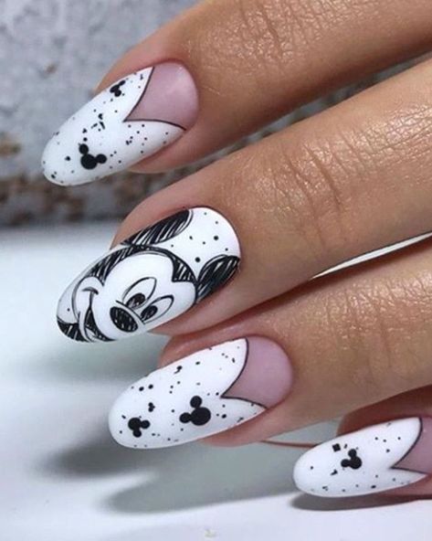 These nails nod to vintage Disney animation with their black-and-white, sketched look. Mickey Mouse Nail Design, Mouse Nail Art, Mickey Mouse Nail Art, Disneyland Nails, Mickey Mouse Nails, Disney Inspired Nails, Disney Acrylic Nails, Mickey Nails, Nail Art Disney