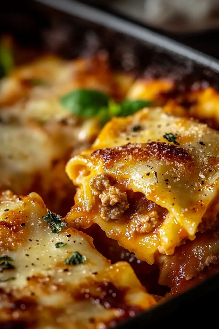 Ravioli Casserole Rana Spinach And Ricotta Ravioli Recipes, Sausage Ravioli Recipe Dinners, Ravioli And Sausage Recipe, Sausage And Ravioli Recipes, Ravioli Recipes Dinners, Sausage Ravioli Recipe, Frozen Ravioli Recipes, Easy Baked Ravioli, Spinach Alfredo Sauce