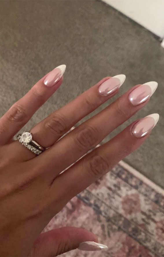 Pearl Nails With Black Tips, French Crome Nails Design Almond, Holographic Nails French Tip, Nails For Students, Holographic French Tip, French Tip Chrome Nails, Graduation Nails Acrylic, Paznokcie Hello Kitty, White Chrome Nails