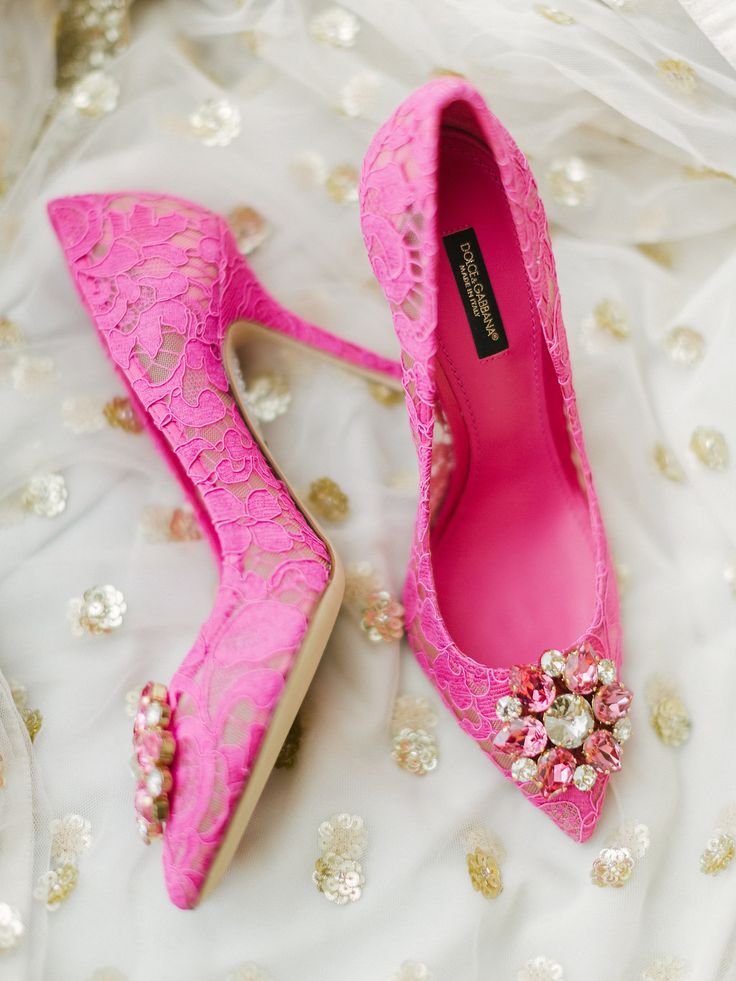 Photo by Facibeni Fotografia Wedding Coordination by ilbiancoeilrosa your wedding Tuscany In Her Shoes, Dolce Gabbana Shoes, Girls Heels, Dolce Gabbana Dress, Shoes Sale, Shoes Wedding, Black Tie Wedding, Whats App, Pink Shoes