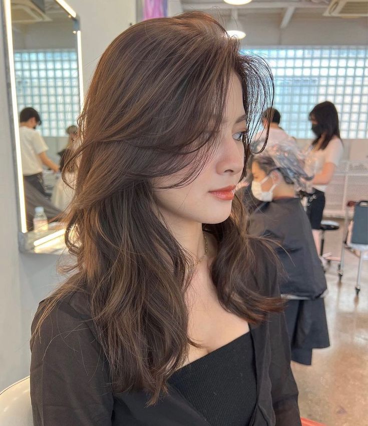 Asian Haircut Inspiration, Ash Brown Layered Hair, Layered Permed Hair Medium, Korean Hair Layers, Curtain Bangs Medium Hair Asian, Korean Layered Hair Medium Hairstyles, Blowout Hair Medium, Asian Hair Inspo, Cola Hair Color