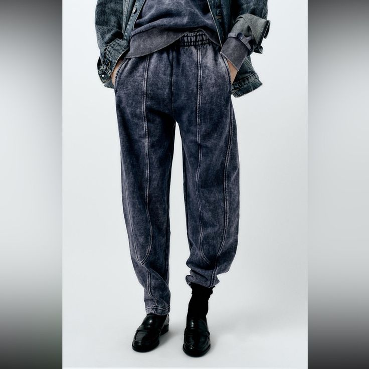 New, Size M Winter Blue Denim Pants, High Rise Blue Pants For Winter, Washed Blue Baggy Bottoms For Winter, Stretch Denim Blue Bottoms For Winter, Winter Washed Blue Bottoms, High Rise Blue Bottoms For Winter, Washed Blue Winter Bottoms For Streetwear, Washed Blue Winter Streetwear Bottoms, Fall Washed Blue Tapered Leg Bottoms