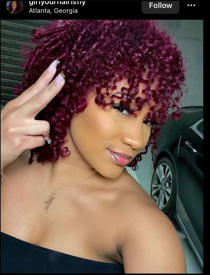 #naturalhaircare #coloredhairstyles #curlyhairstyles Purple Hair Natural, Dark Red Purple Hair, Burgundy Curly Hair, Curly Hair Red, Red Purple Hair, Short Dyed Hair, Magenta Hair, Dyed Curly Hair, Red Era