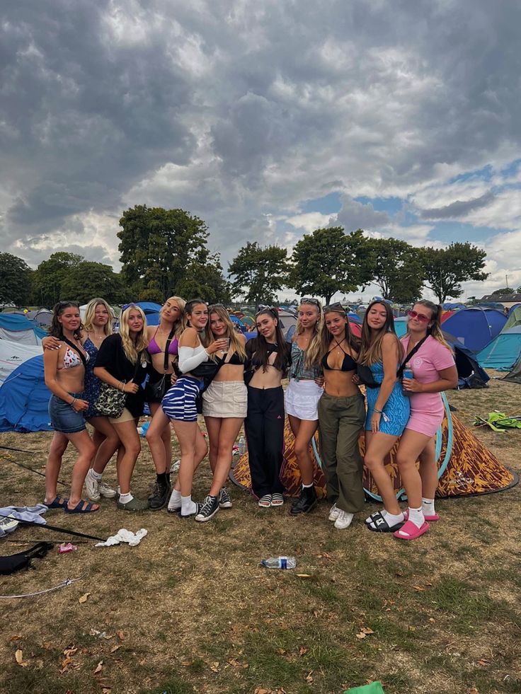 English Festival Outfit, Board Masters Festival, Sundown Outfits, Australia Festival Outfits, Latitude Festival Outfits, Trnsmt Outfit, Colourful Festival Outfit, Boardmasters Festival Outfits, Reading Outfits Festival