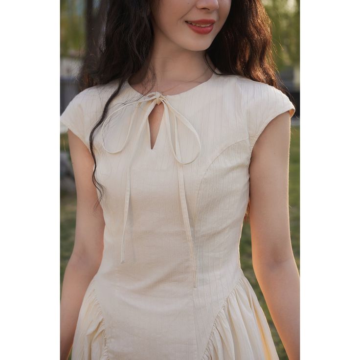 <Color>



 ivory

 Light Yellow






 <Size>



 XS size



 Length: 115cm

 Bust: 81cm

 Waist: 63cm




 Small size



 Length: 124cm

 Bust: 85cm

 Waist: 67cm




 Medium size



 Length: 124cm

 Bust: 89cm

 Waist: 71cm




 Large size



 Length: 125cm

 Bust: 93cm

 Waist: 75cm











 <Material>



 cotton

 Nylon






 ＜Model wearing＞



 Wearing size



 Small size




 Model Dimensions



 Height: 166cm

 Bust: 81cm

 Waist: 66cm Beige A-line Midi Dress With Fitted Bodice, Cream Dress With Fitted Bodice For Daywear, Cream Dresses With Fitted Bodice For Daywear, Classic Beige Knee-length Dress, Cream A-line Dress With Fitted Bodice, Cream A-line Dresses With Fitted Bodice, Feminine Cream Cotton Dresses, Classic A-line Cream Dress, Lined Cream Cotton Dresses