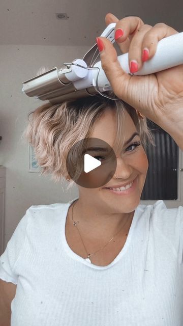 Salirasa - Short Hair Styles | Pixiecut | Undercut | First time trying a wave iron (22mm) #salirasa #shorthair #hairvideo #meucabelocurto #pixiecut #undercut | Instagram Undercut Hairstyles For Curly Hair, Short Hair Grow Out Styles, How To Use Pomade On Short Hair, Feminine Undercut Short Hair, Mini Curling Iron For Short Hair, Chin Length Hair With Undercut, Undercut Shaggy Bob, Women Undercut Short Hair, Growing Out An Undercut Hairstyles