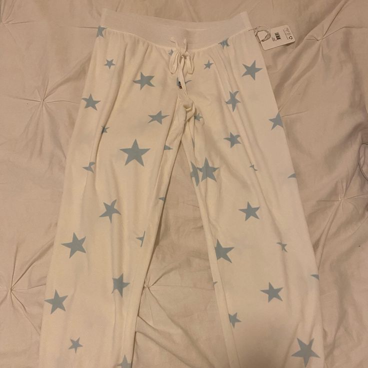 Extra Soft Pj Salvage Pajama Pants With Blue Stars On Them. Striped Details On Bottom Of Pants. Cute Pj Sets Pants, Pajama Bottoms Aesthetic, Low Rise Pajama Pants, Fluffy Pajama Pants, Cute Soft Pj Pants, Christmas Wishlist Clothes, Pj Bottoms, Blue Pajamas, Matxhing Pj Pants