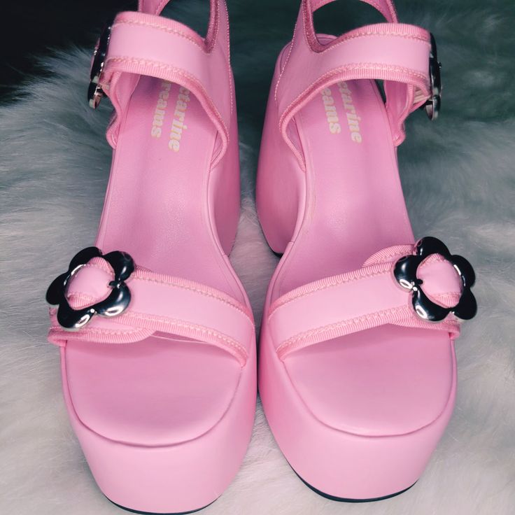 Ezra Pink Flower Power Platform Sandals – Nectarine Dreams LLC Gyaru Sandals, Gyaru Shoes, Everything Fashion, Crazy Accessories, Pink Platform Sandals, Pink Apartment, Punk Style Outfits, Pink Platform, Pink Wedges