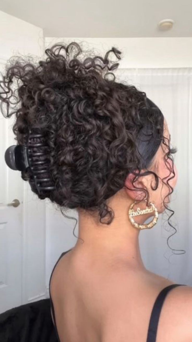 Not my photo! #curlyhair #inspo #hairstyles School Photo Hair, Hairstyles For 3c Hair, Back To School Hairstyles Curly Hair, Curly Hair Hairstyles For School, 3c Hairstyles, Inspo Hairstyles, 3a Hair, Girly Hairstyles, 3c Hair