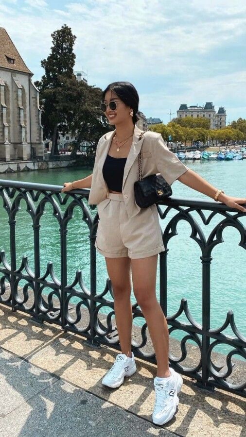 Paris Summer Outfits, Eurotrip Outfits, Italy Summer Outfits, Europe Summer Outfits, Tourist Outfit, Rome Outfits, Spain Outfit, European Fashion Summer, Greece Outfit