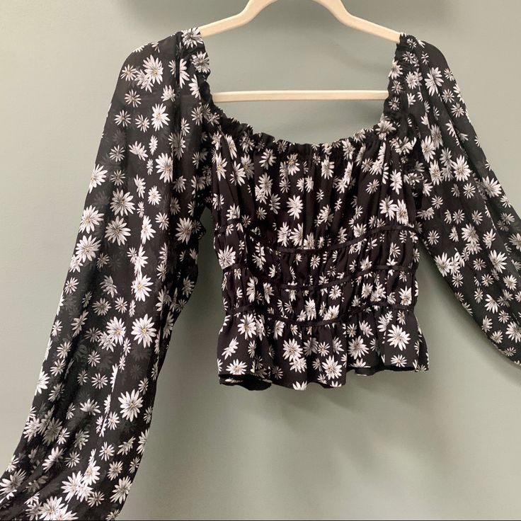 Woman’s Chiffon Top Size S Like New Condition Please Check My Closet “ Bundle Up Get An Extra 15% Off “ Shipping Within One Business Day Black Chiffon Blouse For Summer, Black Floral Print Chiffon Blouse, Black Chiffon Blouse With Floral Print, Casual Black Chiffon Top, Black Floral Chiffon Blouse, Floral Print Chiffon Top For Parties, Black Chiffon Tops For Spring, Fitted Black Chiffon Top, Zara Black Floral Print Blouse