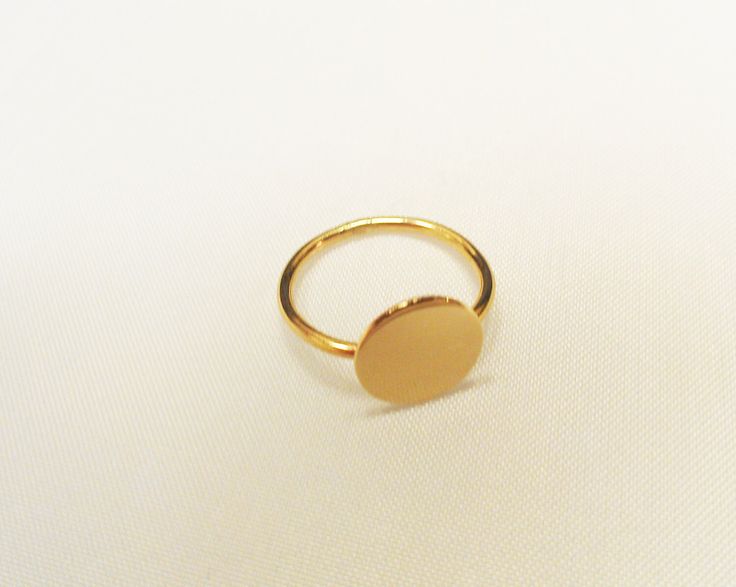 Disc Ring - 14k Gold Filled - Disk Ring by StreetBauble on Etsy https://www.etsy.com/listing/82816526/disc-ring-14k-gold-filled-disk-ring Disc Ring, Gold Wrap Ring, Stamped Ring, Beautiful Rings Vintage, Gold Wrap, Rings Vintage, Signet Rings, Gold Rings Fashion, Wrap Ring