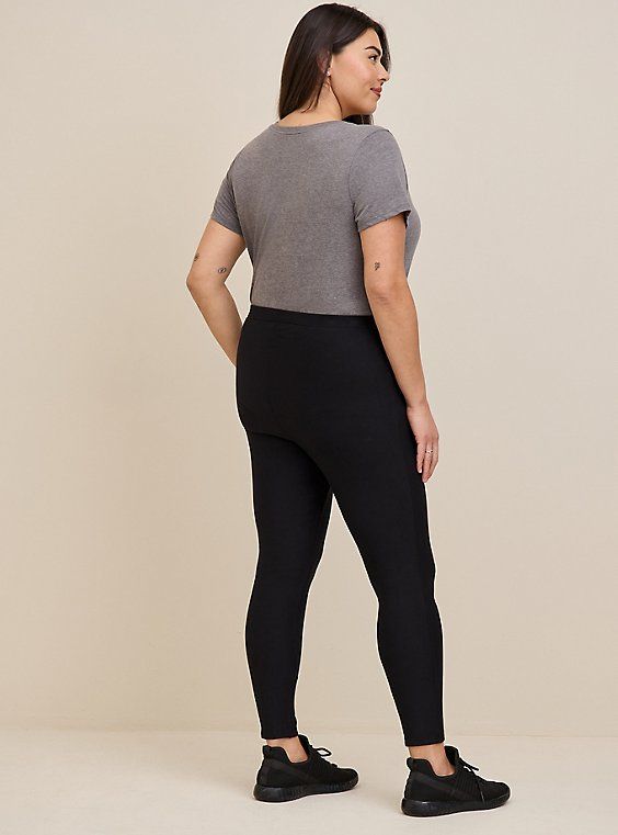 FIT Model is 5'10” wearing size 1. . 1” signature waistband. . 27” inseam. . MATERIALS + CARE Cotton-blend knit fabric. 66% modal, 29% cotton, 5% spandex. Machine wash cold. Tumble dry low. Imported. DETAILS Comfort waist: A comfortable waistband that's narrow but still holds you in with a streamlined effect. Waistband measures 1” . Fleece lined. WHY WE LOVE IT These ultra-comfy leggings are designed with a narrower waistband while still keeping you sleek and streamlined. . The best plus size wo Slim Hips, Comfy Leggings, Legging Fits, Best Leggings, Tall Women, Bottom Clothes, Love It, Knit Fabric, Fitness Models