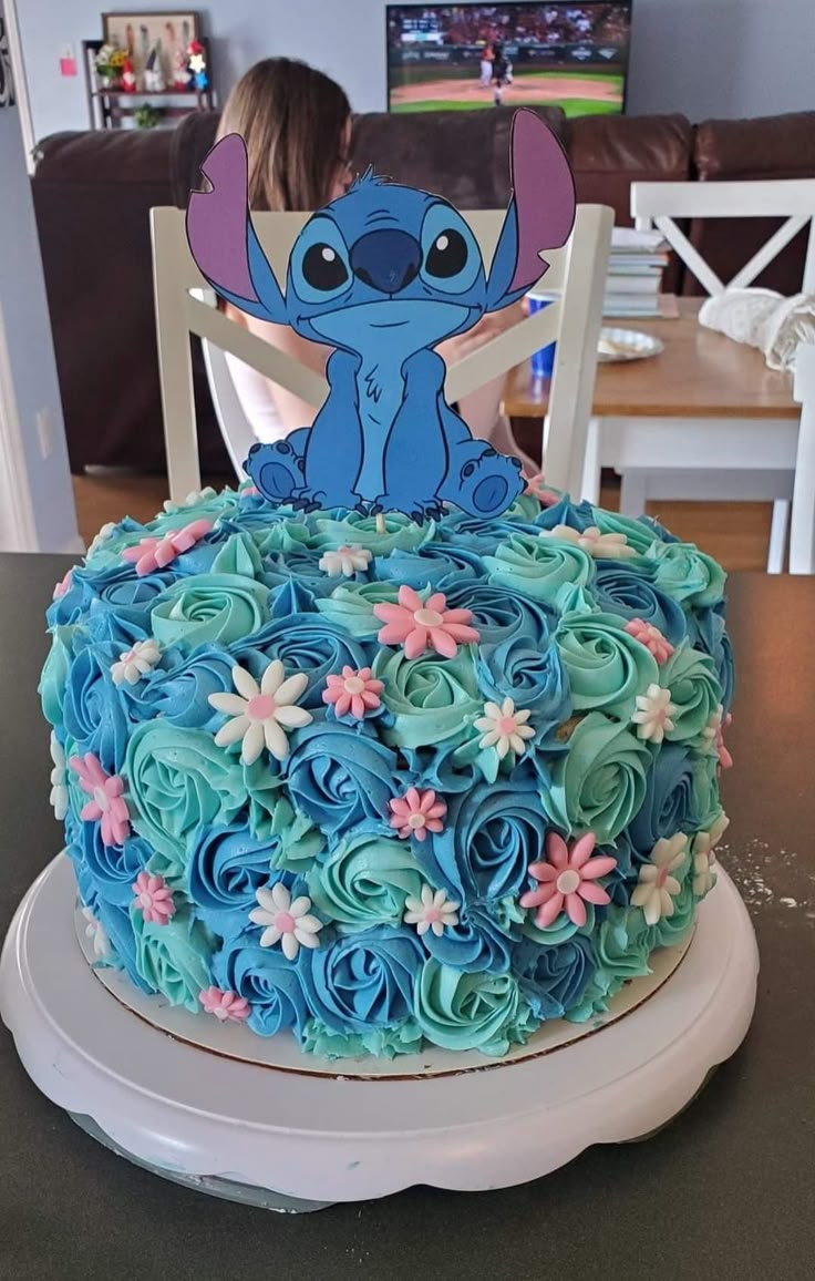 3 Ingredient Dog Cake, Barbie Themed Cake, Graduation Sugar Cookies, Pumpkin Muffins Recipe, Lilo And Stitch Cake, Stylish Cake, Desert Cups, Graduation Desserts, Stitch Cake