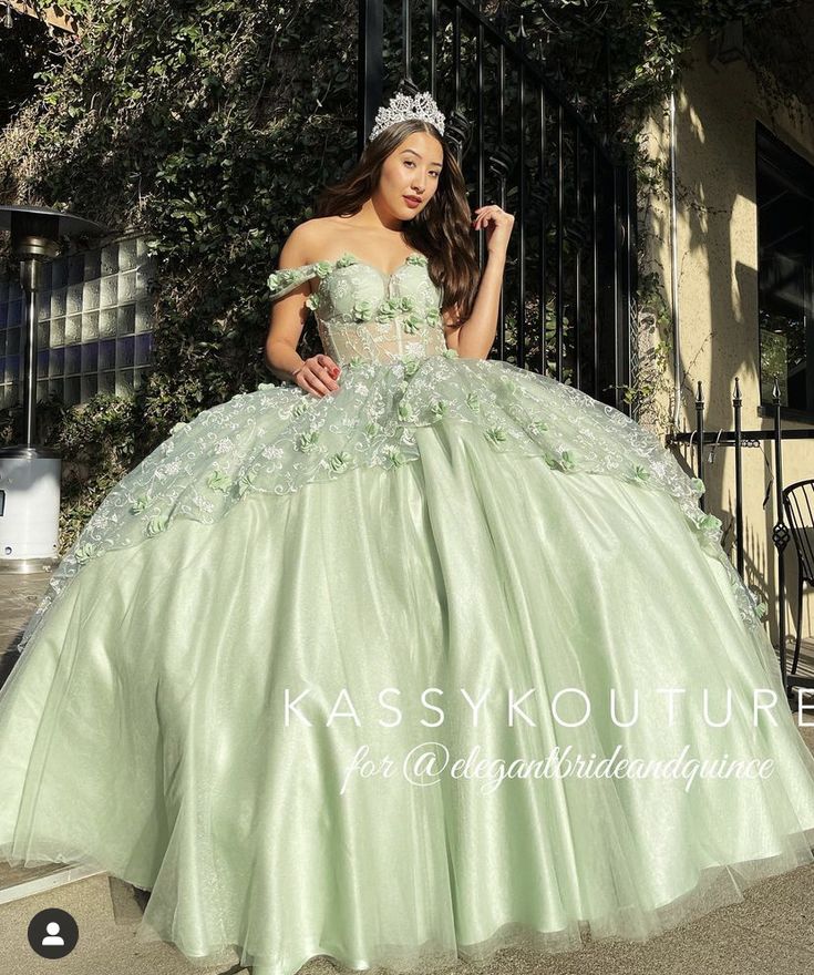 Quinceanera Dress Sage Green, Princess And The Frog Dama Dresses, Princess In The Frog Sweet 16 Dress, Quinceanera Dresses Light Green, Enchanted Forest Quinceanera Dresses, Enchanted Forest Theme Quinceanera Dress, Sage Green Quince Dress, Light Green Quinceanera Dresses, Sage Green Quince