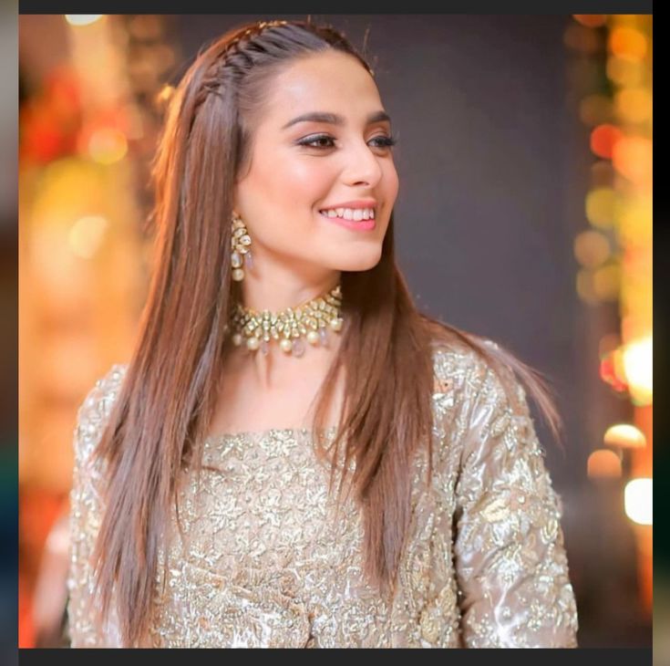 Jewelry For Wedding Guest, Easy Party Hairstyles, Traditional Hairstyle, Iqra Aziz, Guest Hair, Simple Wedding Hairstyles, Hairstyles For Layered Hair, Open Hairstyles, Wedding Guest Hairstyles