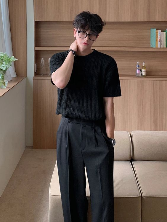 The material the color and shape all perfect Male Aesthetic Outfit Summer, Korean Outfit Men Casual, Old Money Male Fashion, Men's Korean Fashion, Light Outfits Men, Korean Male Outfits Casual, Mens Outfits Asian, Softboy Aesthetic Outfits Men Korean, Men Kpop Fashion