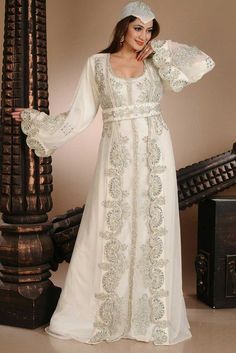 Wedding Gown Royal, Women Kaftan Styles, Fancy Kaftan, Wedding Gown Beach, Arabic Abaya, Farasha Abaya, Swedish Wedding, Kaftan Gown, Modern Wedding Gown