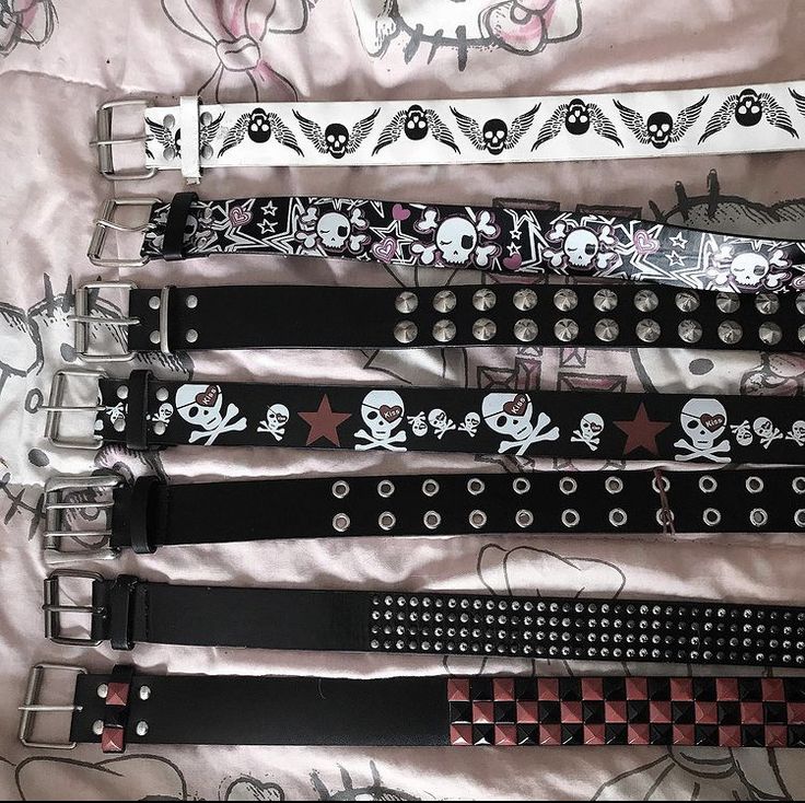 Emo Belt Outfit, Emo Essentials, Belts Grunge, Alt Belt, Layered Belts Emo, Emo Belts, Emo Belts Punk, Scene Belt, Goth Belt