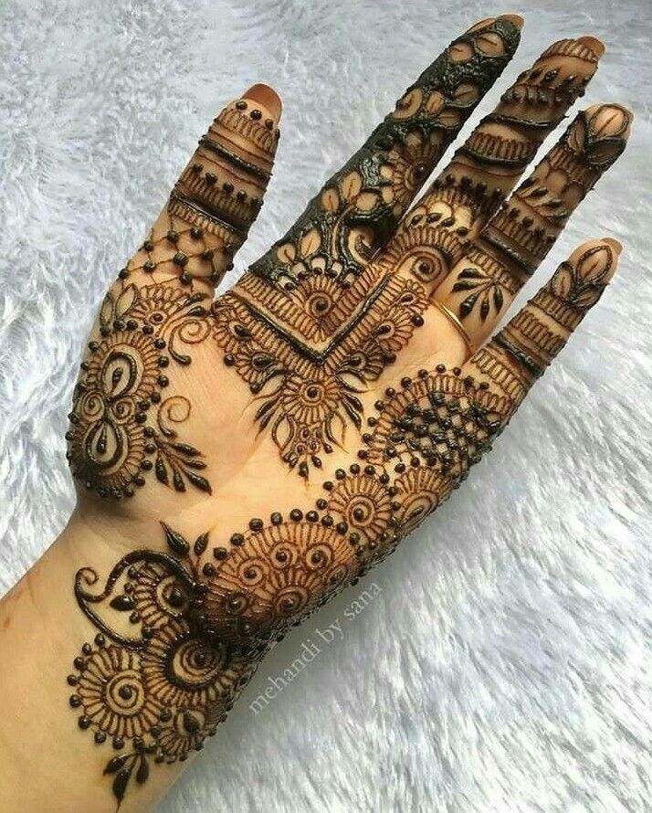 Stylish bridal mehandi designs back hands mehandi designs front hand mehandi designs Indian bridal mehandi designs kashee mehandi designs pakistani bridals mehandi designs classic mehandi designs arabic mehandi designs Mehandi Designs Front Hand, Mehandi Designs Back Hands, Mehandi Designs Back, Hands Mehandi Designs, Front Mehndi, Mehandi Designs Easy, Mehedi Design, Finger Henna Designs, Mehndi Designs 2018