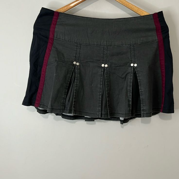 Vintage Lip Service Pleated Micro Mini Skirt Size S Waist 16.5” Length 13” Vintage Lip Service, Skirts Vintage, Micro Mini Skirt, Lip Service, Micro Mini, Vintage Skirt, Black Gray, Mini Skirt, Womens Skirt