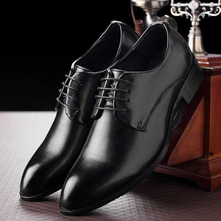 Men's Formal Business Shoes - Black LeatherSole material: rubberFunction: breathableGender: MaleOccasion: daily, businessStyle: formal Packaging contains: 1 * pair of loafers without shoe boxUS6.0 = EU38 = 240mm = 9.45 "(bare feet length) US6.5 = EU39 = 245mm = 9.65" US7.0 = EU40 = 250mm = 9.84 " US8.0 = EU41 = 255mm = 10 , 04 " US8.5 = EU42 = 260mm = 10.24" US9.5 = EU43 = 265mm = 10.43 " US10.0 = EU44 = 270mm = 10.63" US11.0 = EU45 = 275mm = 10.83 "US12.0 = EU46 = 280mm = 11.02" US12.5 = E Business Shoe, Mens Business Shoes, Gents Shoes, Wingtip Oxford Shoes, Wingtip Oxford, Business Shoes, Leather Oxford Shoes, Mens Formal, Formal Business