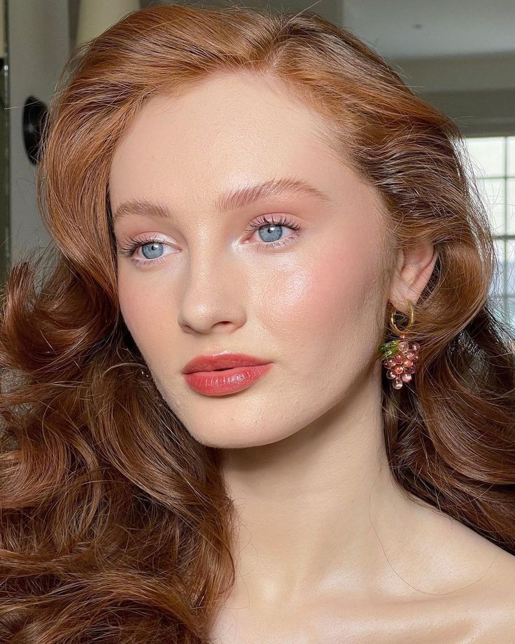 Medium Contrast Makeup Redhead, Natural Bridal Makeup For Redheads, Wedding Makeup For Green Eyes Redheads, Strawberry Blonde Makeup Looks, Classic Essence Makeup, Light Spring Makeup Look, Hooded Eyes Bridal Makeup, Red Head Wedding Makeup, Ginger Hair Makeup Ideas