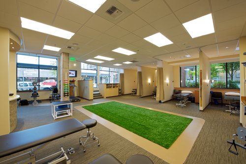 Therapy Clinic Design, Physical Therapy Clinic Design, Physiotherapy Room, Rehabilitation Center Architecture, Physical Therapy Clinic, Design Therapy, Therapy Clinic, Physiotherapy Clinic, Chiropractic Clinic