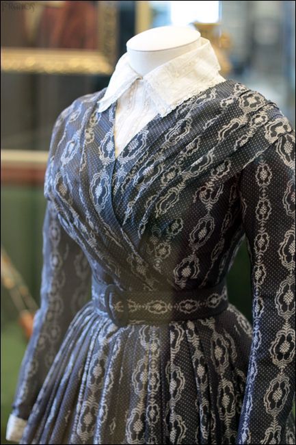 1840s Dress, 19th Century Clothing, 1800s Fashion, Historical Museum, 19th Century Fashion, Old Dresses, Century Clothing, Victorian Clothing, Antique Clothing