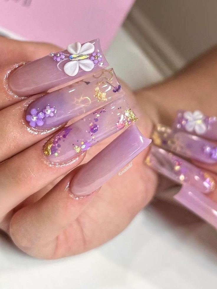 #lavenderaesthetic #lilacnails #lavendernails #summernails #purplenails #nailsoftheday #summernailcolors #summernaildesigns #summernailtrends #summernail2023 Repunzal Nail Ideas, Rapunzel Nails, Lavender Acrylic Nails, Xv Nails, Acrylic Nails Aesthetic, Rapunzel Theme, Lilac Nails Design, Sweet 16 Nails, Quince Stuff