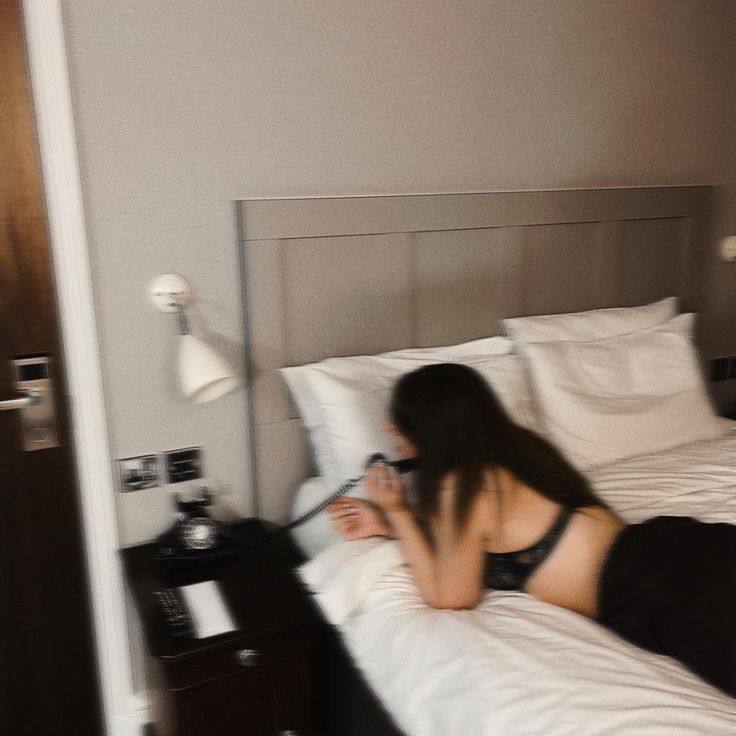 Phone, hotel pictures, girl in hotel, bra, insta picture idea, insta ideas, aesthetic, autumn, ig pics, Paris aesthetic, rich girl Bra Picture Ideas Aesthetic, Insta Pic Ideas In Room, Hotel Room Selfie Ideas, Staycation Picture Ideas, Hotel Room Pictures With Friends, Hotel Room Inspo Pics, Hotel Staycation Outfit Ideas, Hotel Girls Night Aesthetic, Pose In Hotel Room