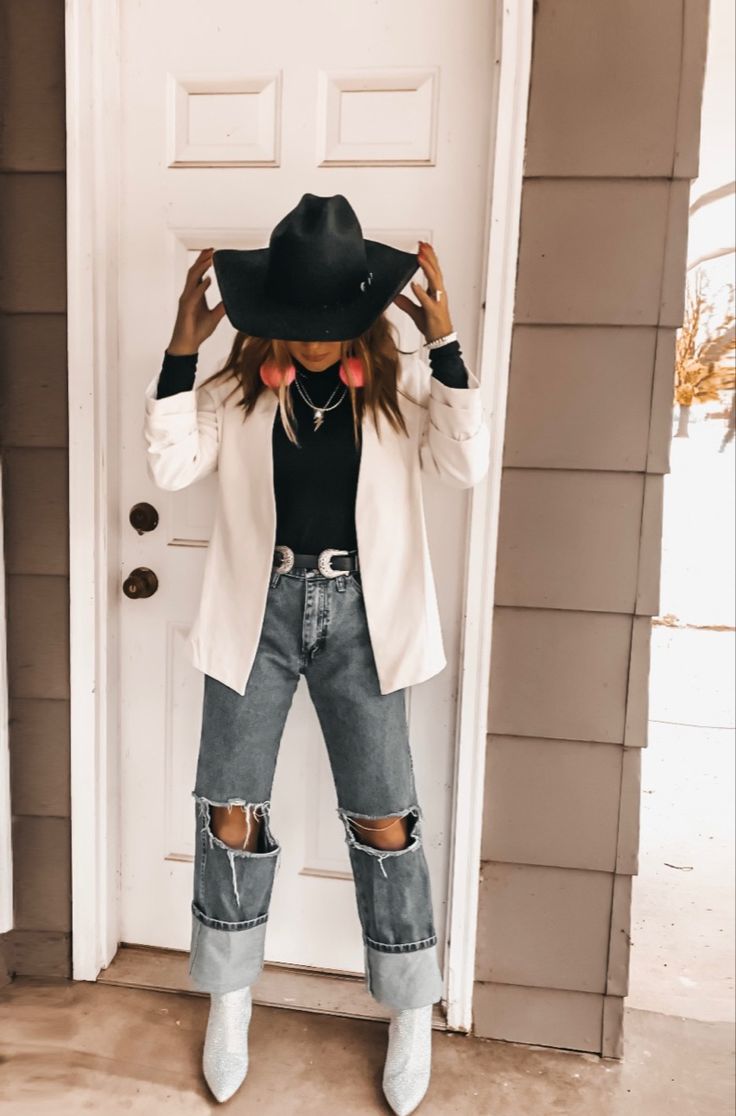 Dress Up Country Outfits, Styling Western Outfits, Go Western Day Outfit Women, Outfit With A Blazer, Mid Size Rodeo Outfit, 2023 Nfr Outfits, Nfr Outfit Inspiration, 2023 Nfr Fashion, Western Black Outfits Women