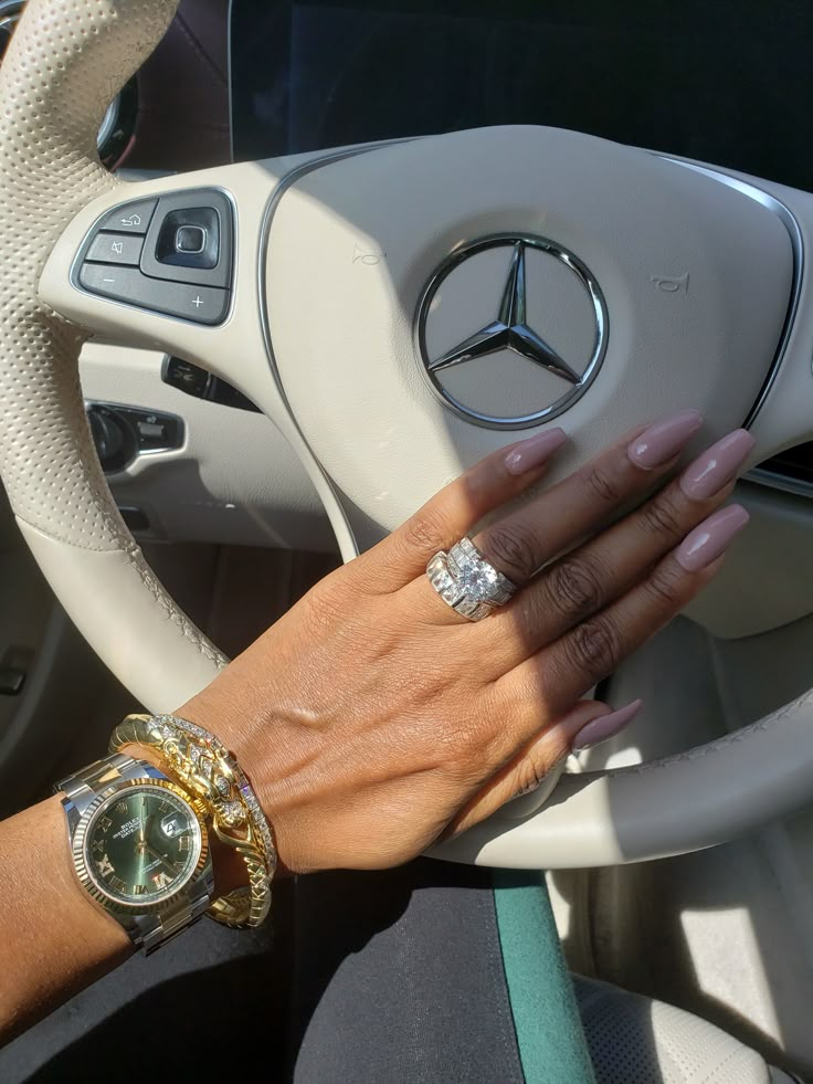 Women’s Rolex Aesthetic, Rolex Women Aesthetic, Rolex Aesthetic, Wife Aesthetic, Rolex Watches Women, Rolex Women, Luxury Lifestyle Women, Expensive Jewelry Luxury, Cool Car