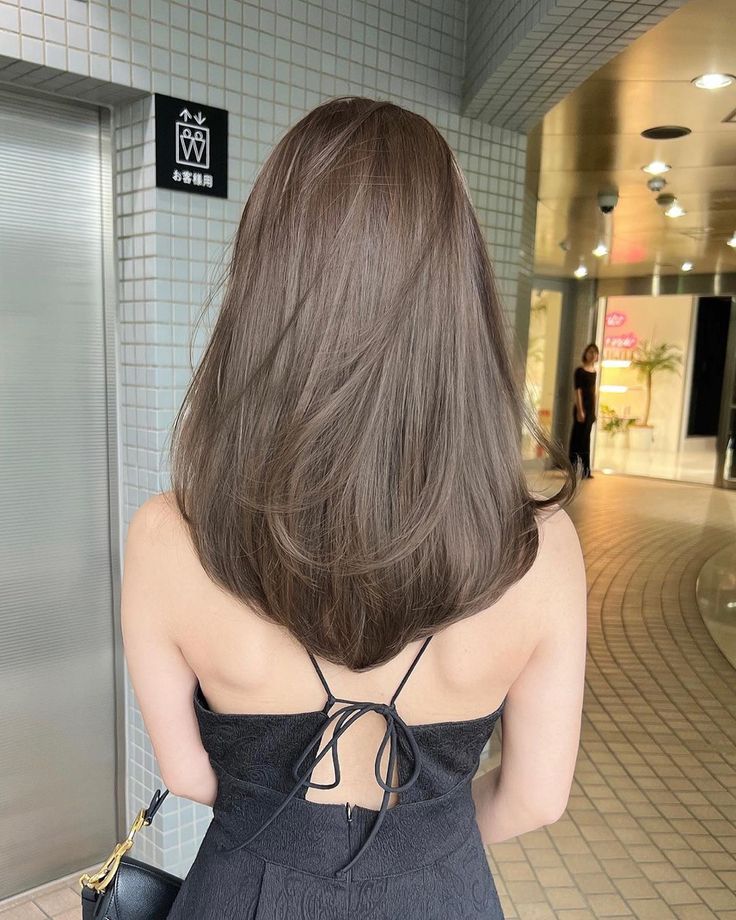 Beige Hair, Haircuts For Medium Length Hair, Brown Hair Looks, Brown Hair Inspo, Hair Inspiration Long, Layered Haircuts For Medium Hair, Hairstyles For Layered Hair, Haircuts For Medium Hair, Hair Up Styles